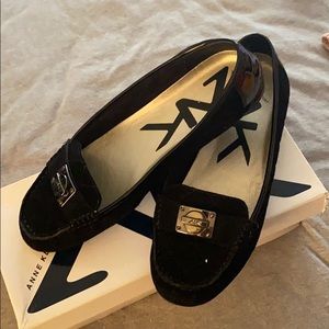 Anne Klein flat shoes